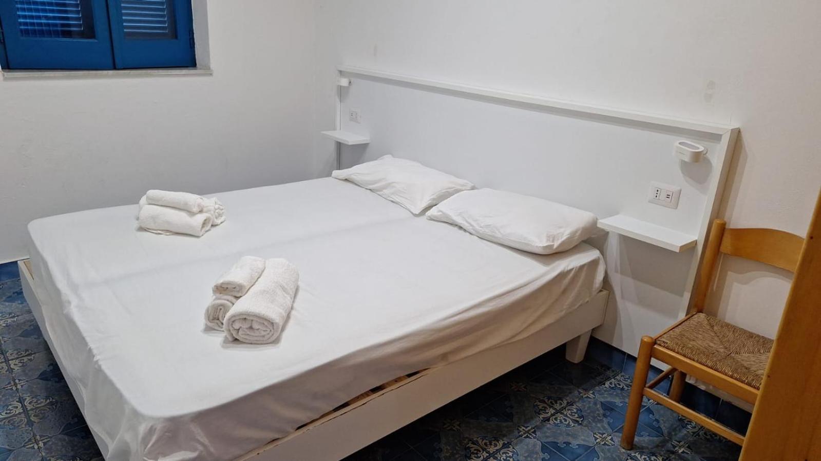 Villaggio Camping La Scogliera Рикади Екстериор снимка