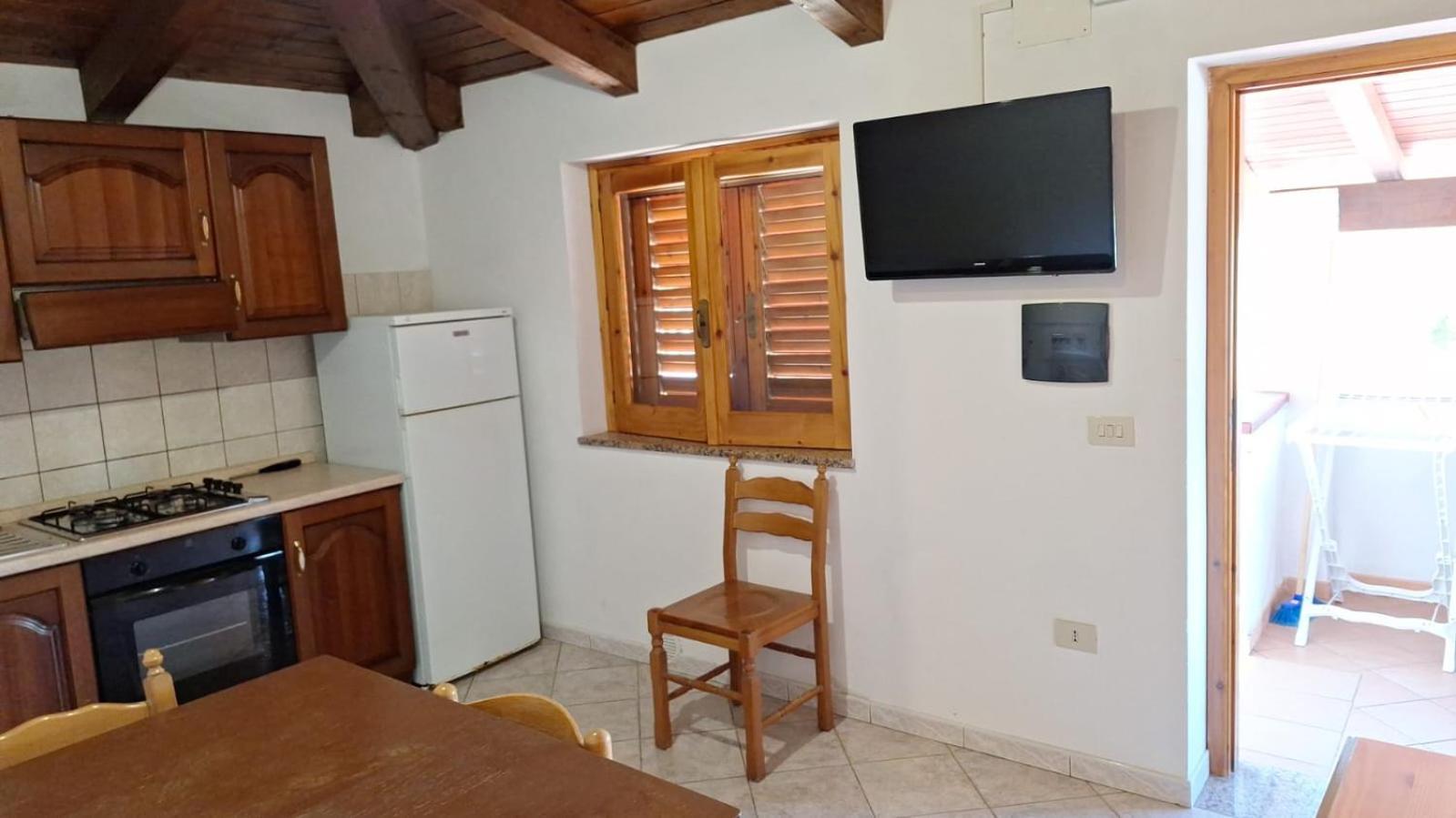 Villaggio Camping La Scogliera Рикади Екстериор снимка